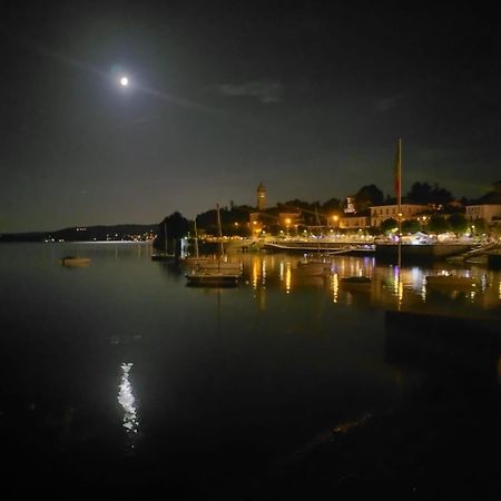 Casa Del Lago Maggiore Lesa Apartment Luaran gambar